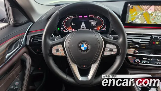 BMW 5 Series G30 — Фото автомобиля 13