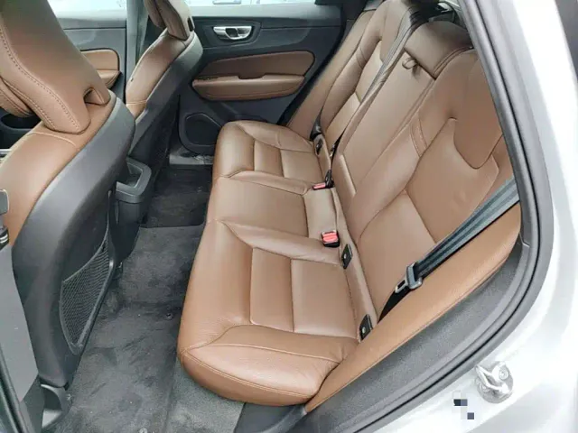 Volvo XC60 — Фото автомобиля 21