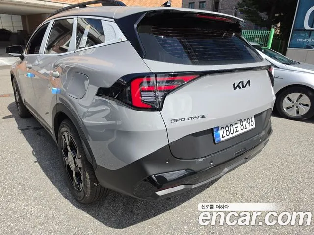 Kia Sportage Бензин 1.6 турбо 2WD — Фото автомобиля 2