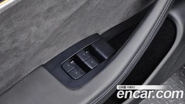 Tesla Model 3 — Фото автомобиля 27