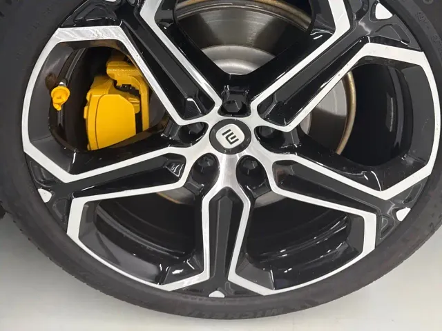 Xiaomi SU7 — Фото автомобиля 6