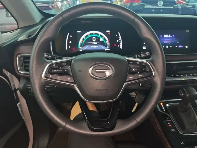 GAC Trumpchi M6 — Фото автомобиля 10