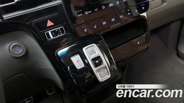 Hyundai Staria Staria 4WD Lounge 7 мест — Фото автомобиля 9