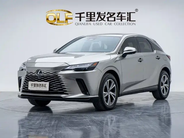 Фотография автомобиля — Lexus RX