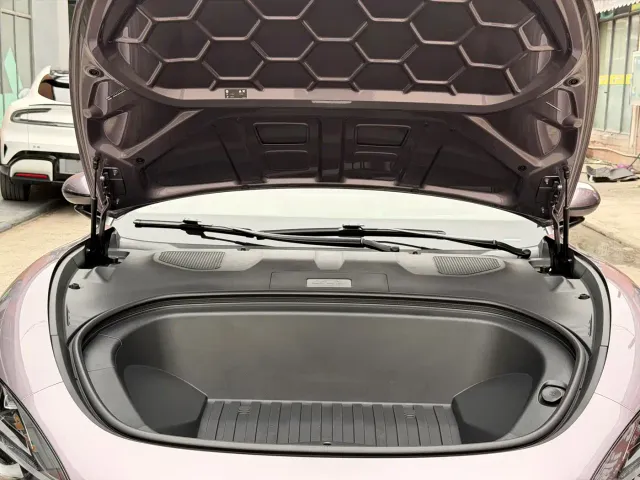 Xiaomi SU7 — Фото автомобиля 14