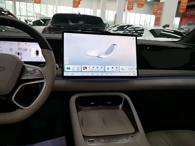 BYD Sealion 06 — Фото автомобиля 12