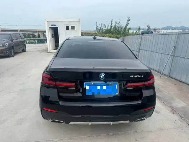 BMW 5 Series — Фото автомобиля 4