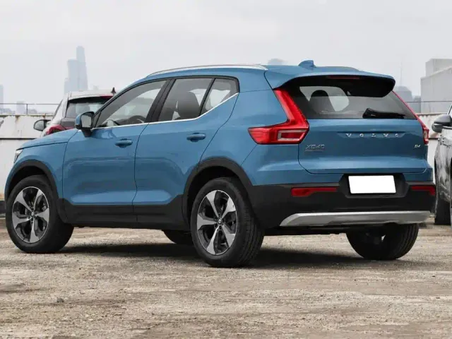 Volvo XC40 — Фото автомобиля 6
