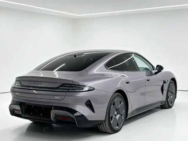 Xiaomi SU7 — Фото автомобиля 24