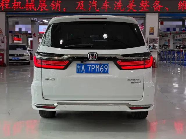 Honda Elysion — Фото автомобиля 8
