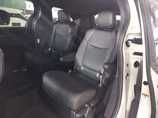 Toyota Granvia — Фото автомобиля 16