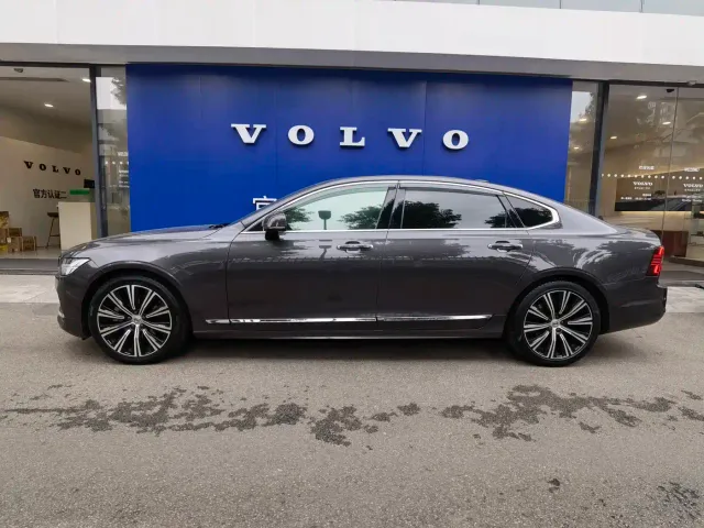 Volvo S90 — Фото автомобиля 4