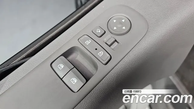 Hyundai Staria Staria 4WD Lounge 9 мест — Фото автомобиля 25