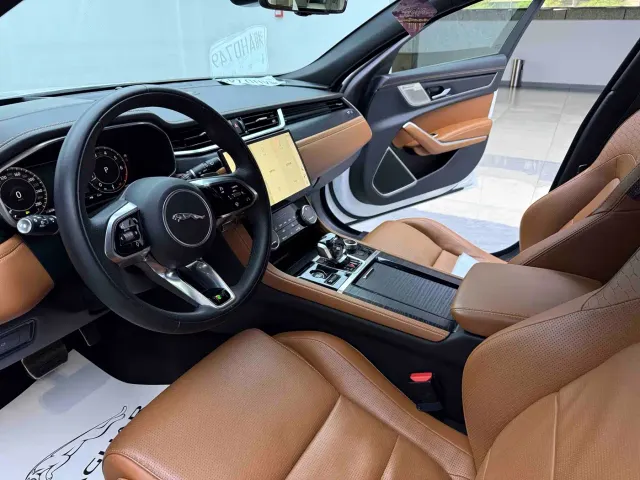 Jaguar XFL — Фото автомобиля 12