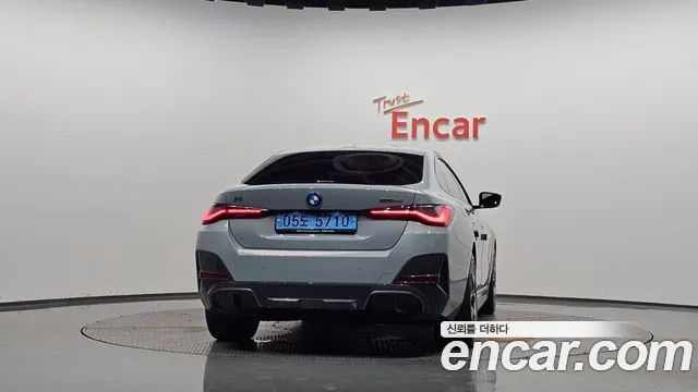 BMW i4 — Фото автомобиля 3