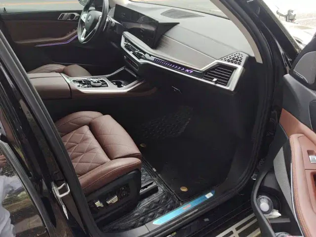 BMW X7 — Фото автомобиля 8