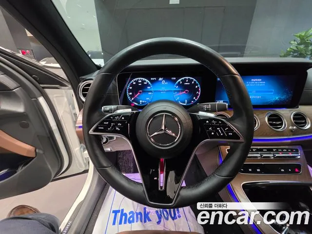 Mercedes-Benz E-Class — Фото автомобиля 13