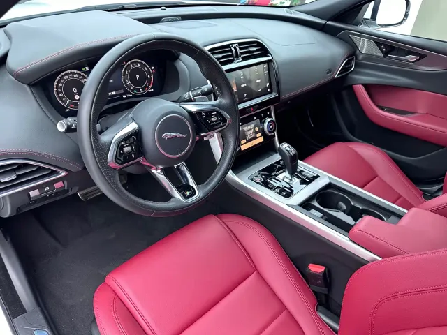 Jaguar XEL — Фото автомобиля 6