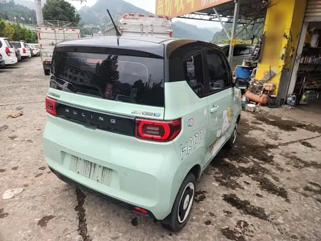 Wuling Hongguang Mini EV — Фото автомобиля 6