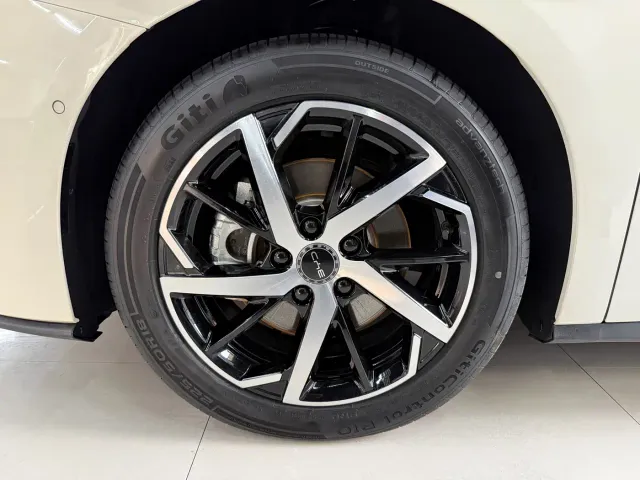 BYD Seal 07 DM-i — Фото автомобиля 23