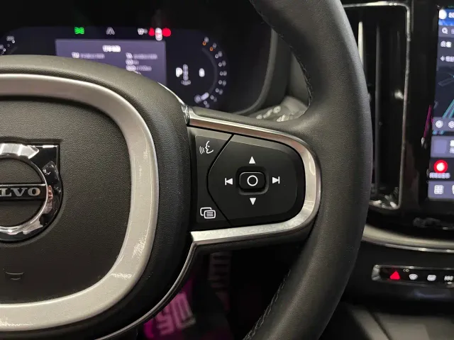 Volvo XC60 — Фото автомобиля 17