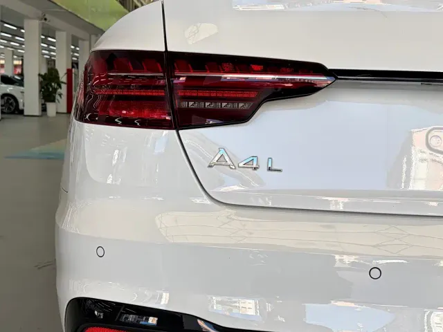 Audi A4L — Фото автомобиля 10