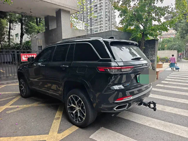 Jeep Grand Cherokee 4xe — Фото автомобиля 2