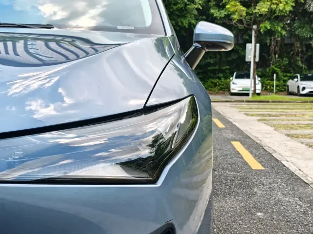 Xpeng P5 — Фото автомобиля 11