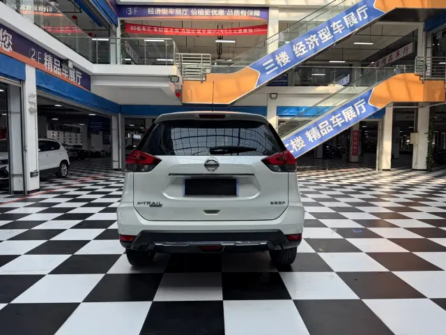 Nissan X-Trail — Фото автомобиля 5