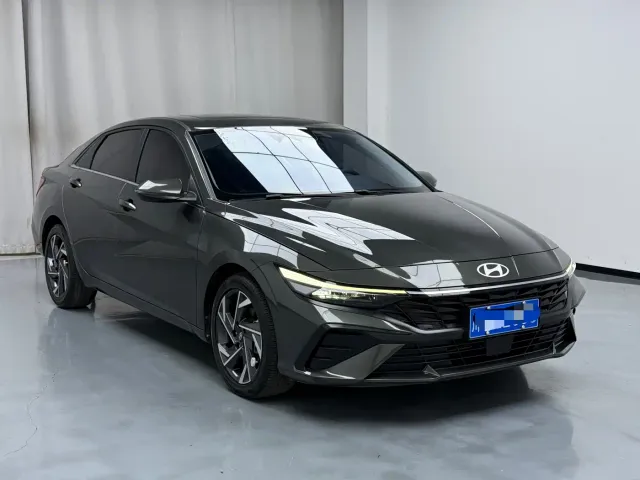 Hyundai Elantra — Фото автомобиля 3