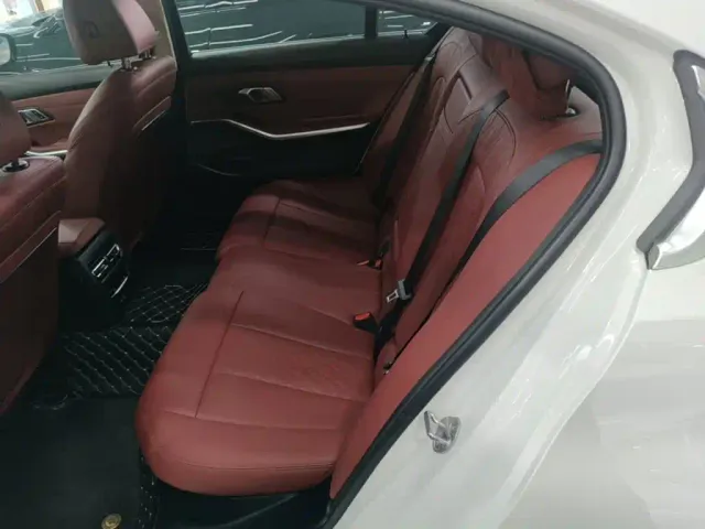 BMW 3 Series — Фото автомобиля 16
