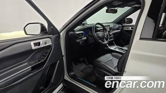 Ford Explorer Explorer 6 поколение 3.0 Platinum 4WD — Фото автомобиля 10