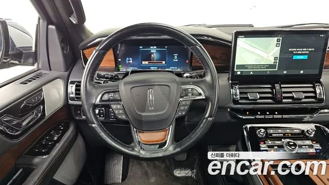 Lincoln Navigator — Фото автомобиля 13