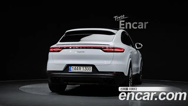 Porsche Cayenne — Фото автомобиля 3