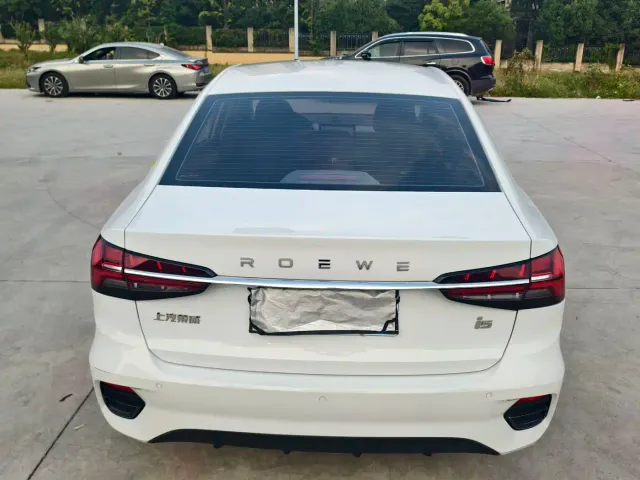 Roewe i5 — Фото автомобиля 4