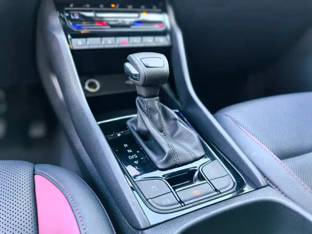 Skoda Karoq — Фото автомобиля 13