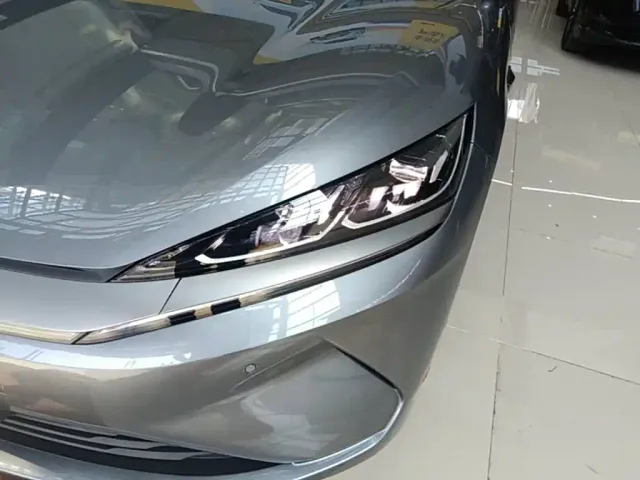 BYD Qin L — Фото автомобиля 23