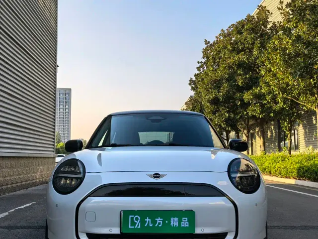 MINI Cooper — Фото автомобиля 10