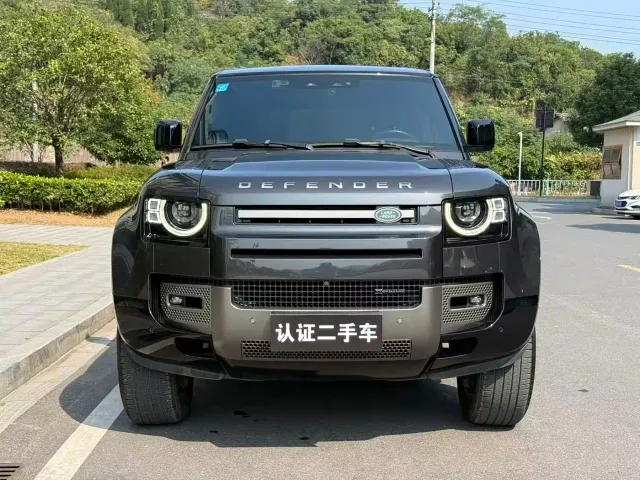 Land Rover Defender — Фото автомобиля 2