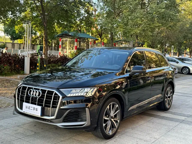 Фотография автомобиля — Audi Q7