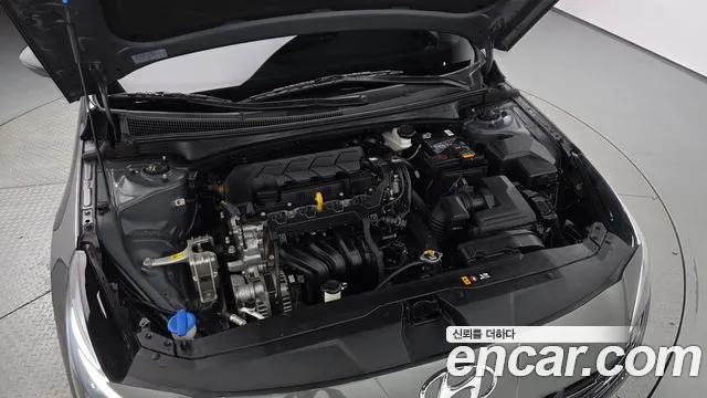 Hyundai Avante CN7 — Фото автомобиля 9