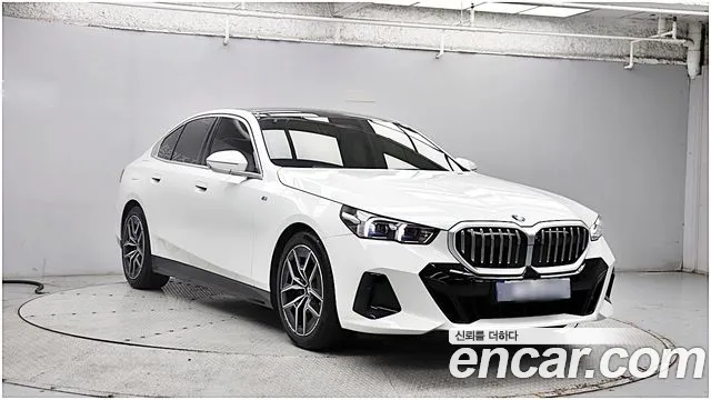 BMW 5 Series G60 — Фото автомобиля 3
