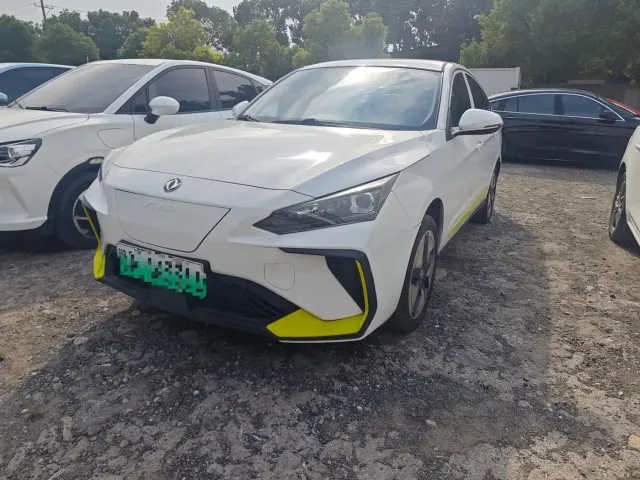 Фотография автомобиля — Dongfeng Fengshen E70