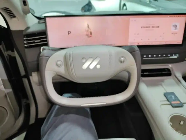 IM Motors LS6 — Фото автомобиля 10