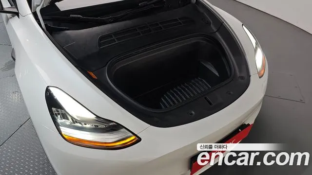 Tesla Model Y — Фото автомобиля 5