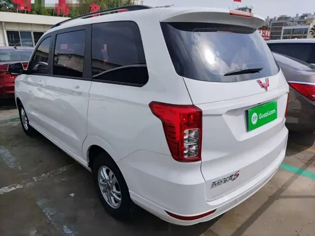 Wuling Hongguang — Фото автомобиля 4