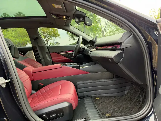 BMW 5 Series — Фото автомобиля 10