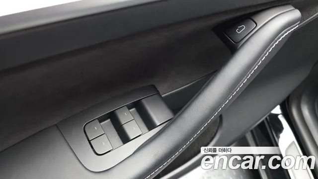 Tesla Model Y — Фото автомобиля 27