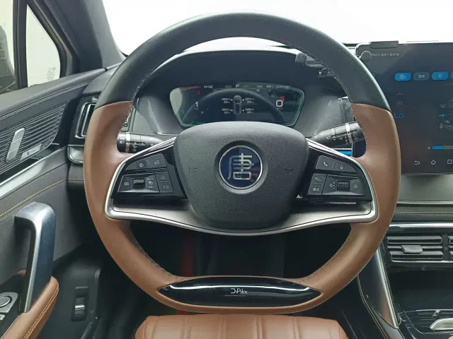 BYD Tang — Фото автомобиля 14