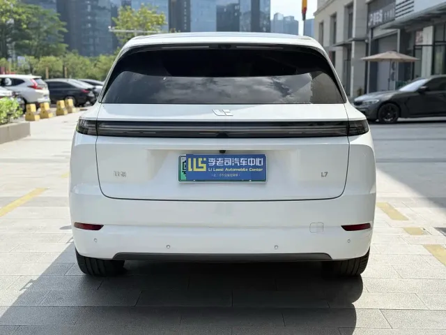 Li Auto L7 — Фото автомобиля 5